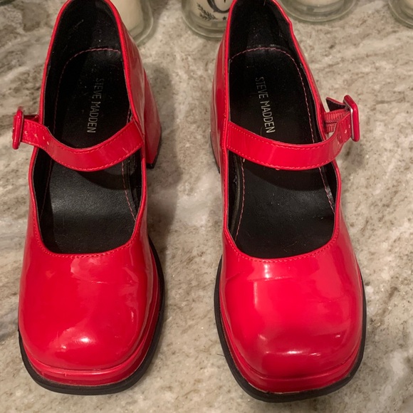 Steve Madden Bold Red Heels - Picture 3 of 8